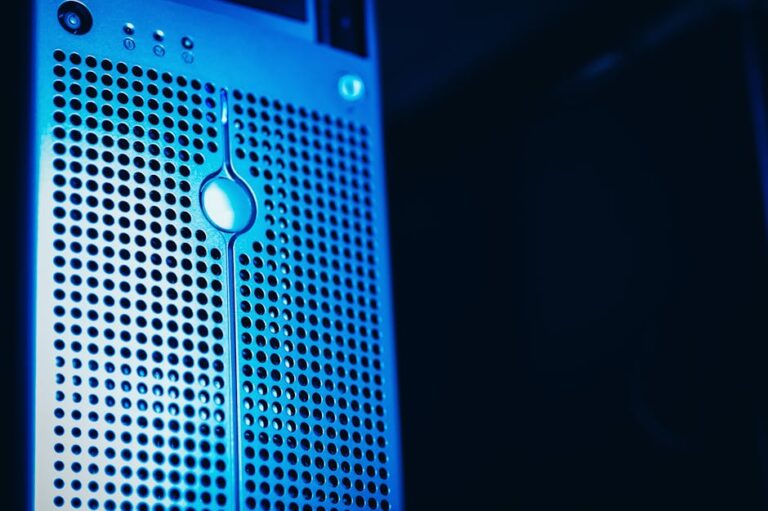 datacenter serveurs informatiques baies réseau infrastructure cloud