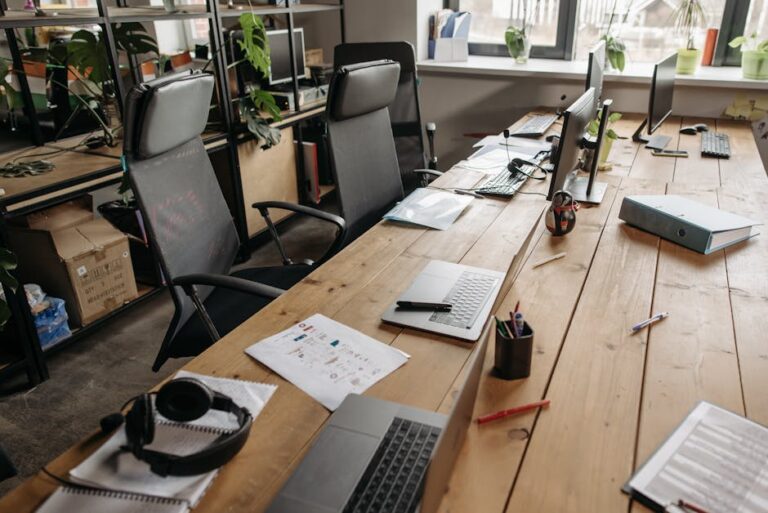 bureaux modernes espace de travail open space immobilier d'entreprise