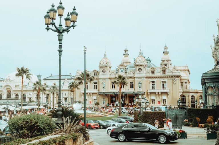 Monte-Carlo Monaco casino hôtel de luxe architecture Belle Époque